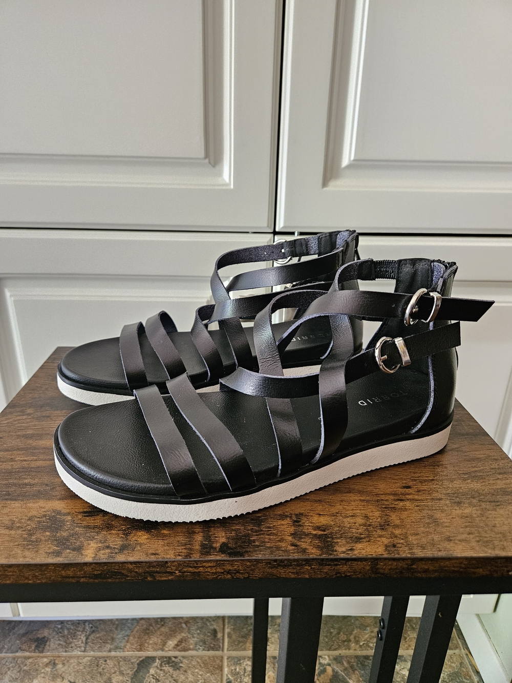 torrid 9.5 Wide Black Strappy Chunky Buckle Gladiator Sandals Edgy Indie Sleaze
